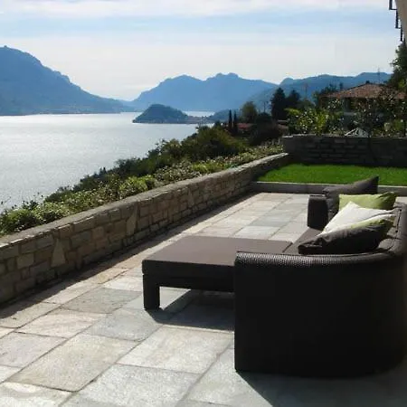 Sleeps 8 Pool Ferienhaus *