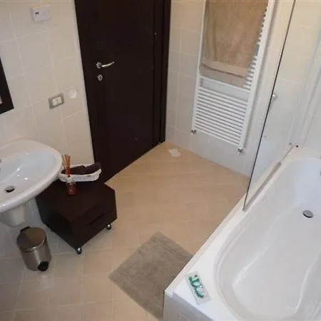 Sleeps 8 Pool Ferienhaus *