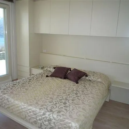 Sleeps 8 Pool Menaggio